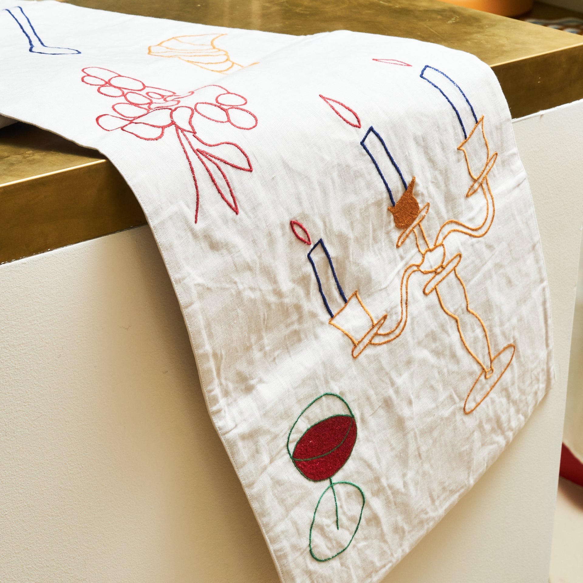 Fête Linen Embroidered Runner