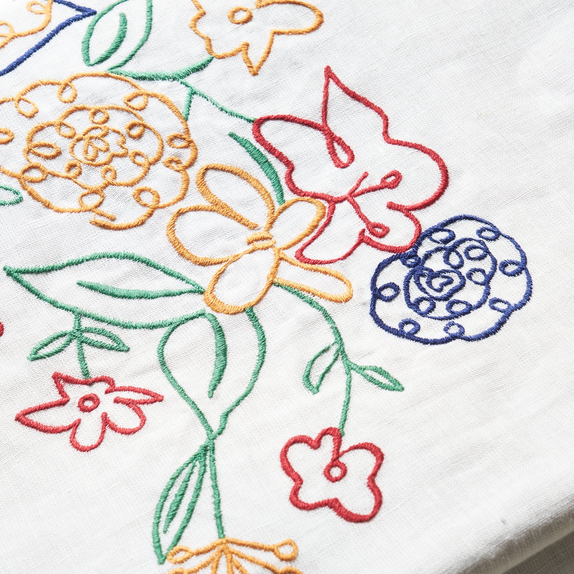 Fête Linen Embroidered Runner