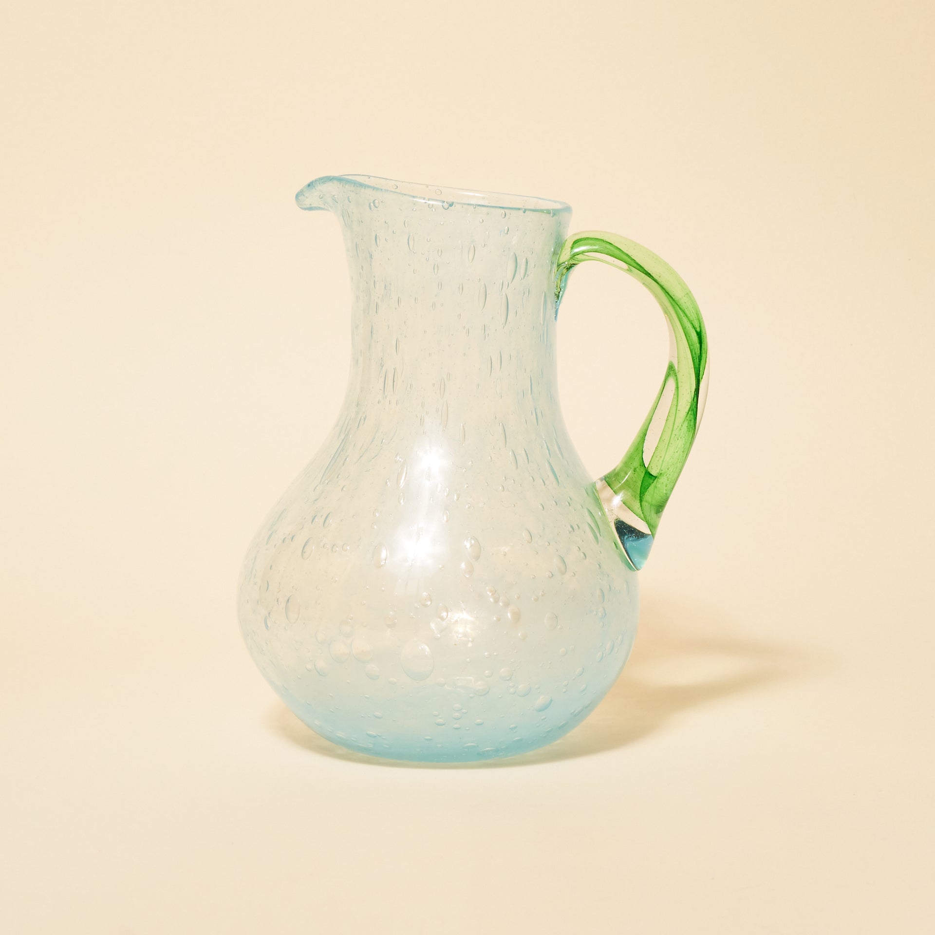 The Round Carafe - La Romaine Editions
