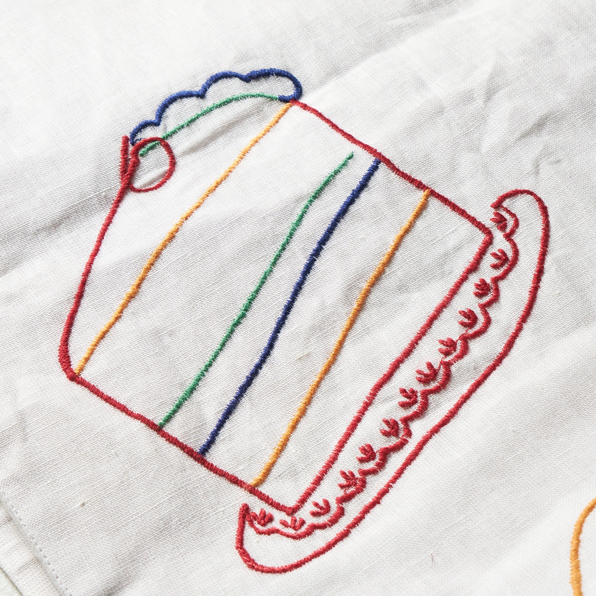 Fête Linen Embroidered Runner