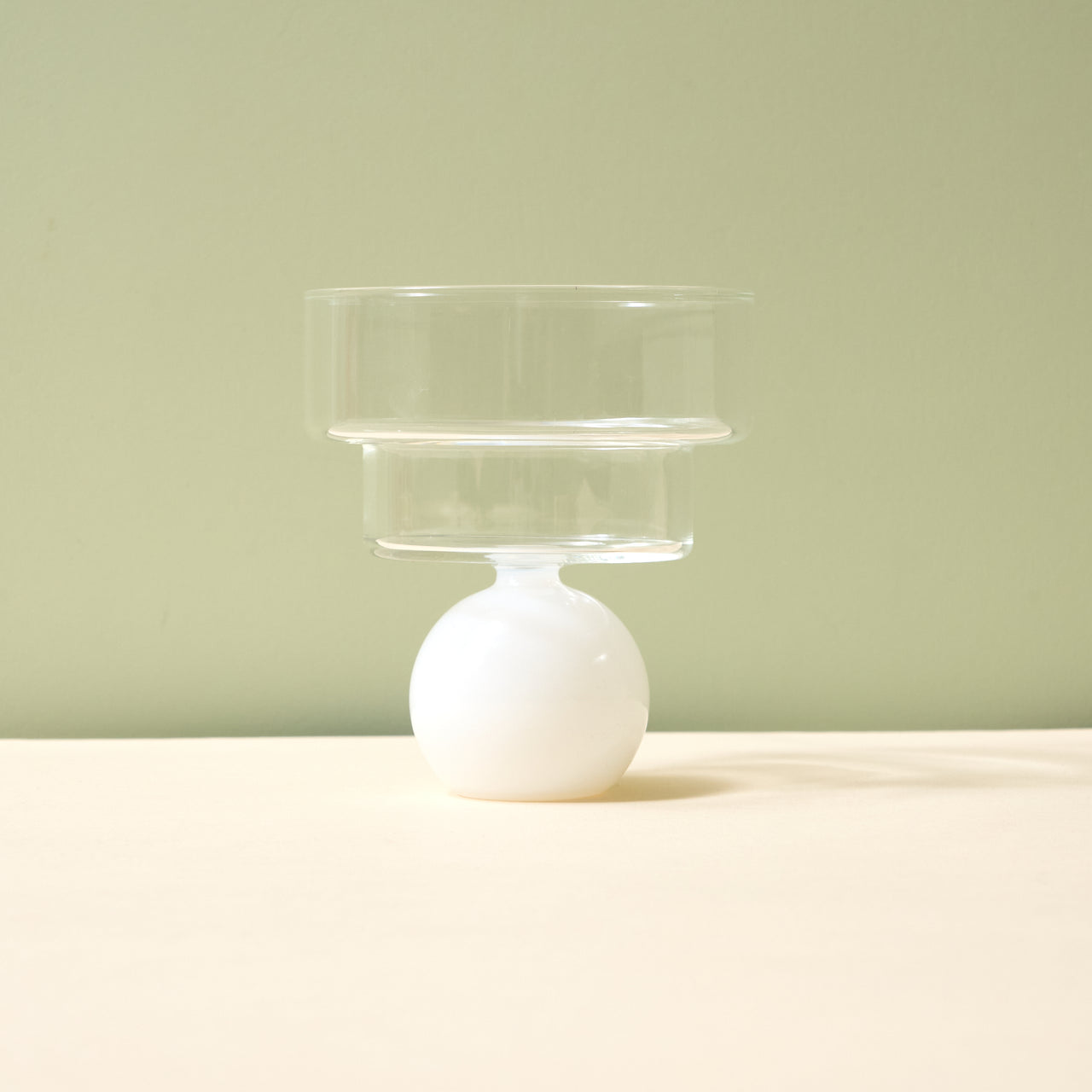 Clear / White
