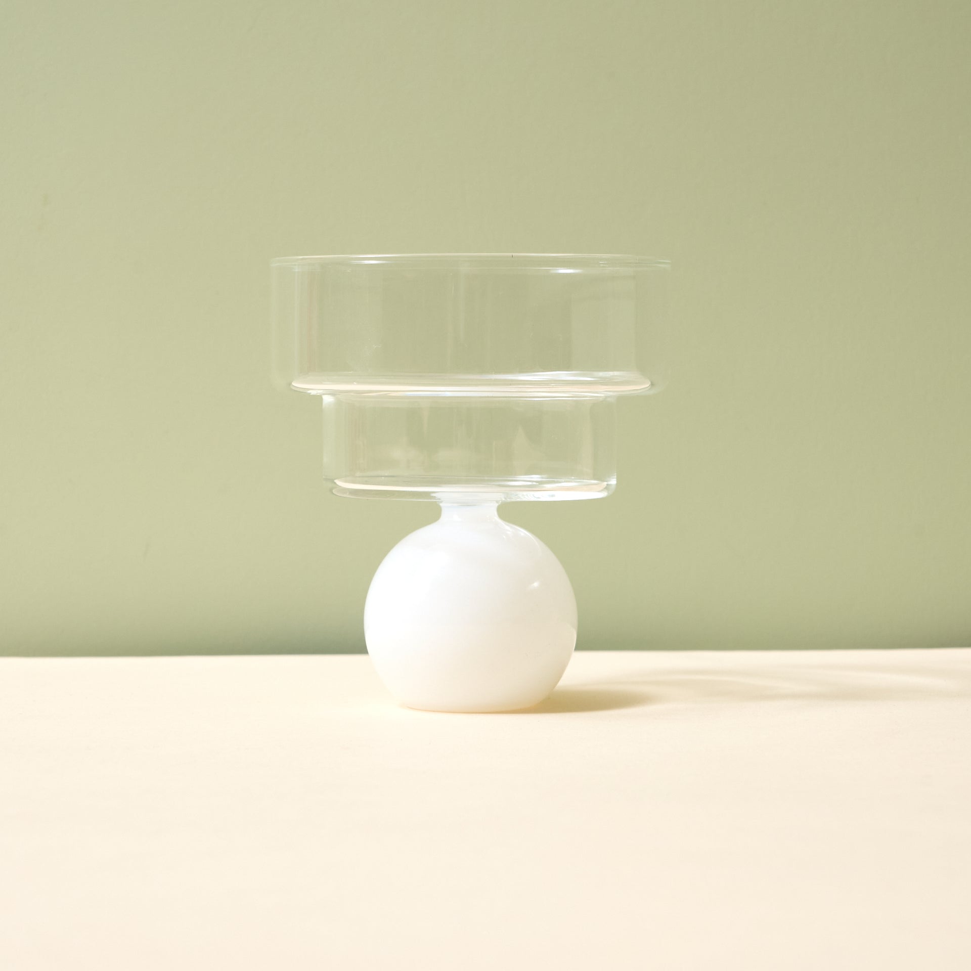 Clear / White
